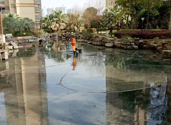 睢阳景观池淤泥清理