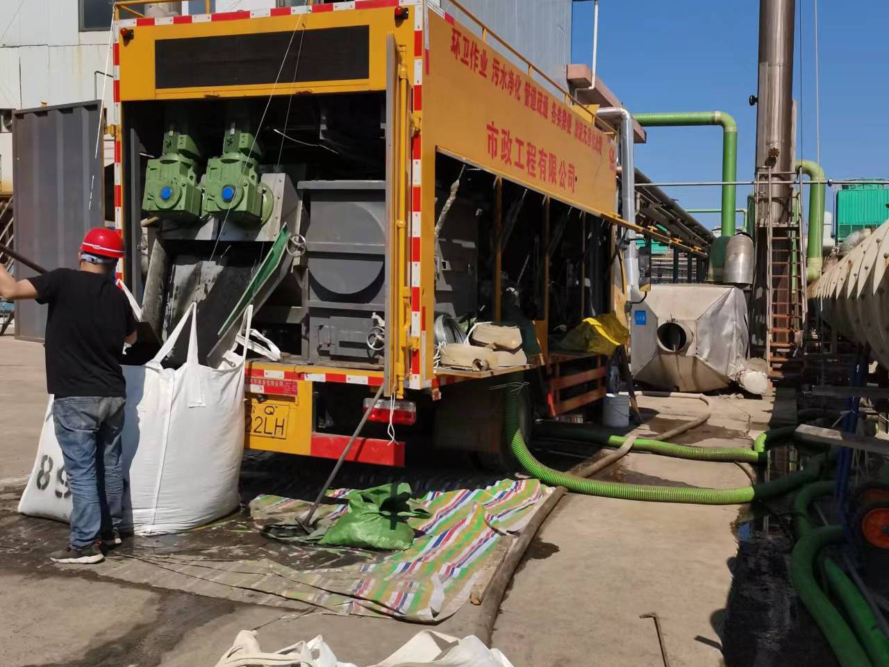 睢阳淤泥压干处理